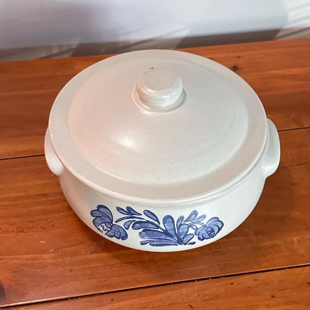 Vintage Pfaltzgraff Yorktowne 2 Qt Covered Casserole Dish Lid Blue Stoneware USA
